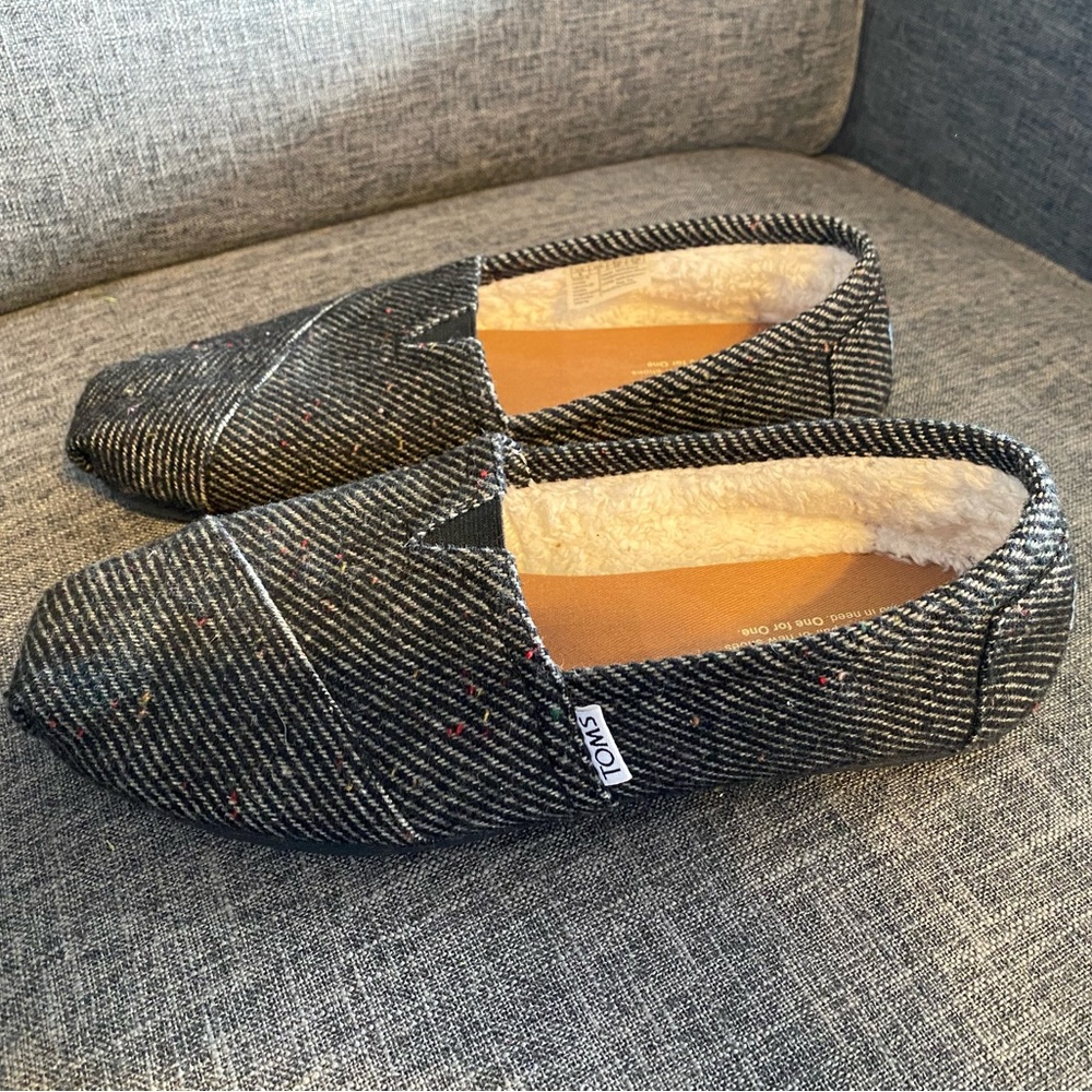 TOMS women’s shoe